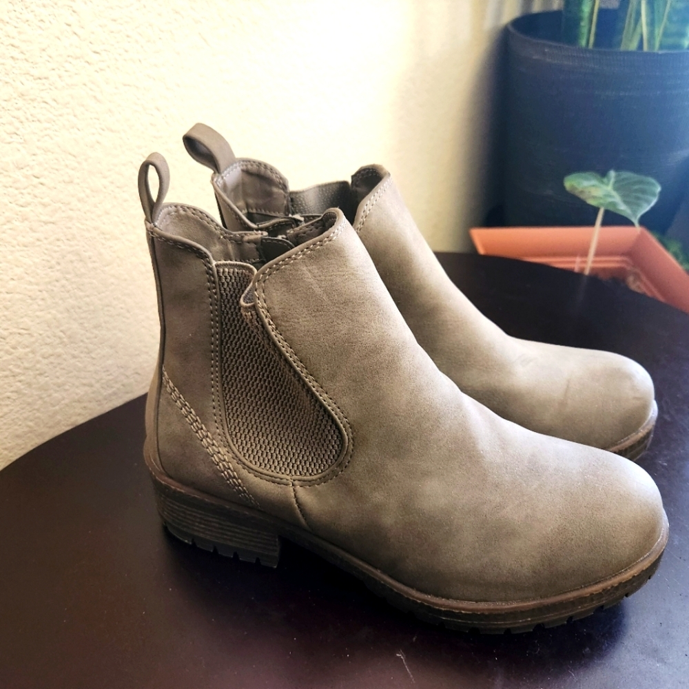 Women's booties